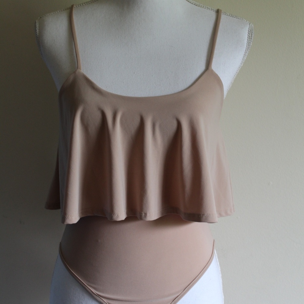 NWT FOREVER 21 RUFFLED TOP BODYSUIT